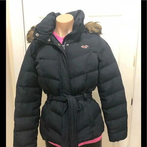 Hollisters warm, cozy jacket
